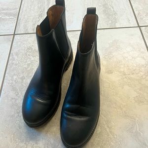 Madewell Chelsea lugsole boots leather